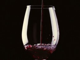 Mabon Blackberry Wine (Makes 2–3 Bottles)